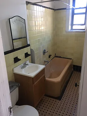 Rented by Metroline Realty | media 25