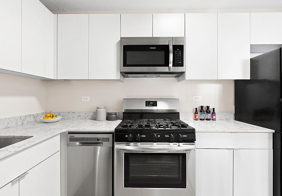 1st image of 1990 Lexington Ave APT 25J