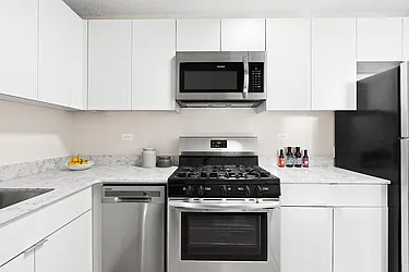 1990 Lexington Avenue, #25J