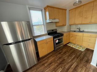 19 Hyatt Ave #2, Yonkers, NY 10704