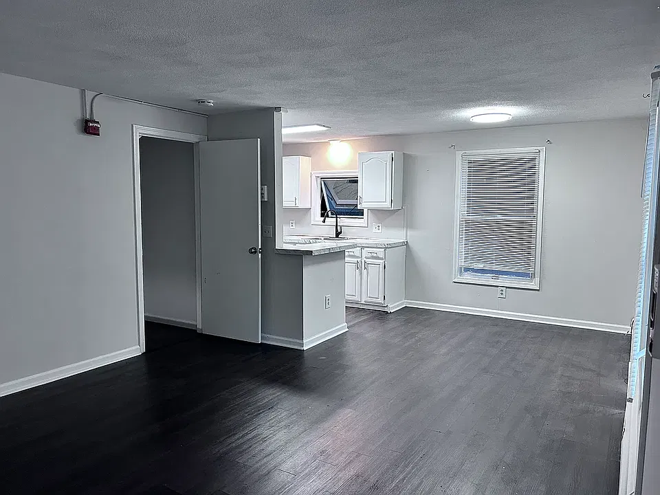 681 Charles St #3