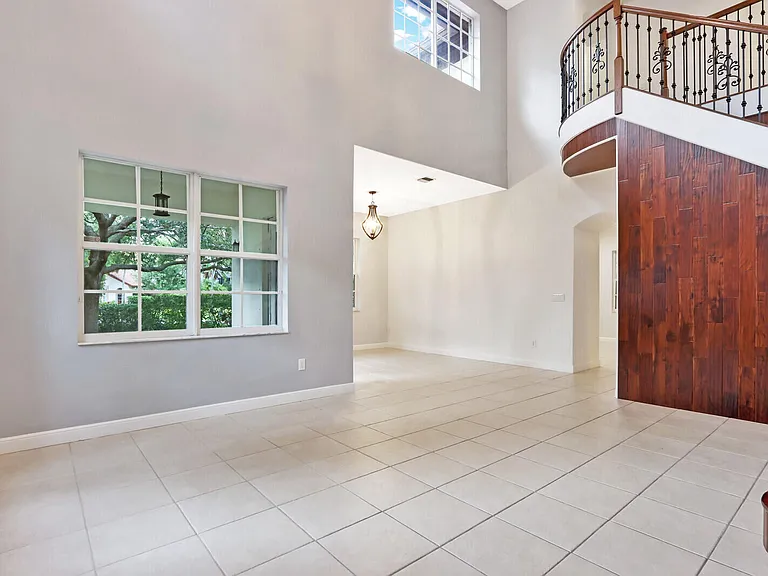 1904 Flower Dr — Photo 6