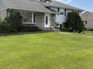 1011 Twist Rd, Philadelphia, PA 19115