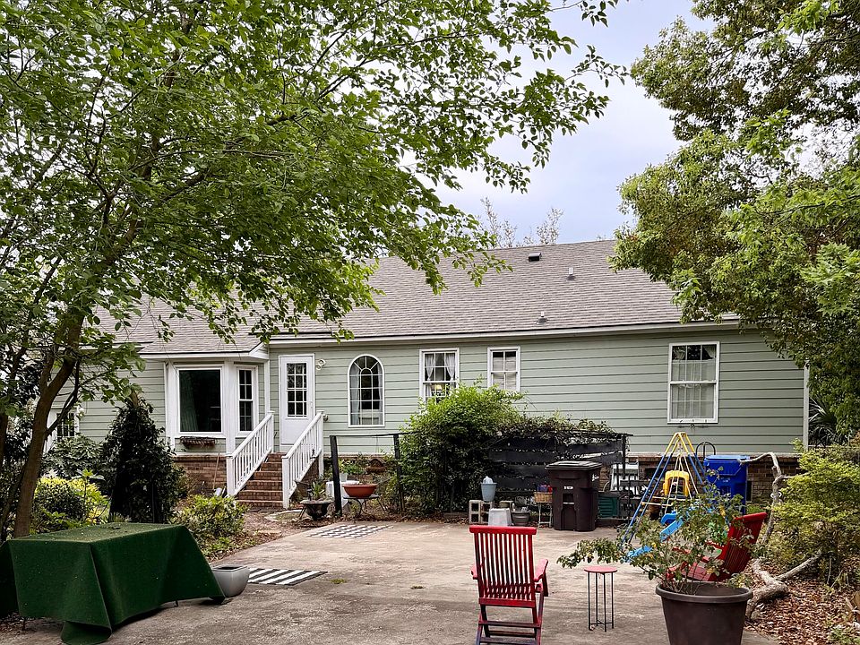 2nd image of 518 Old Bridge Ct