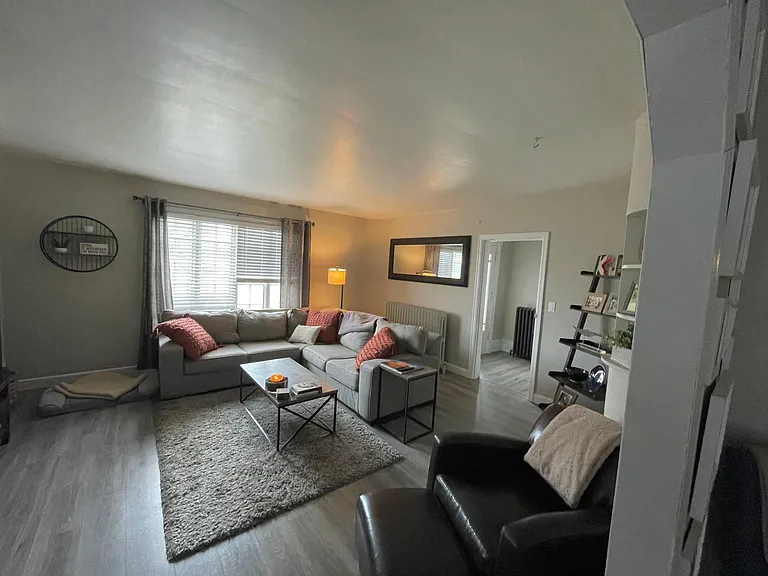 137 W Michigan St — Photo 2