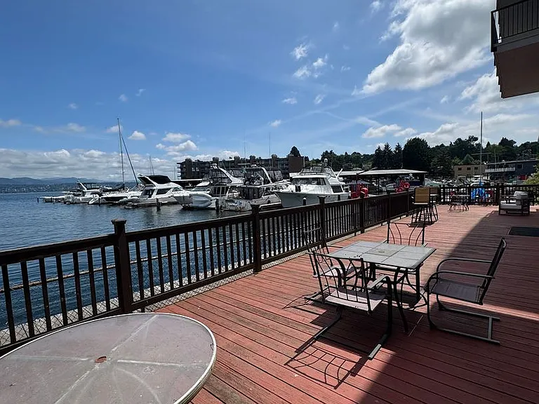 9030 Seward Park Ave S #203 — Photo 37