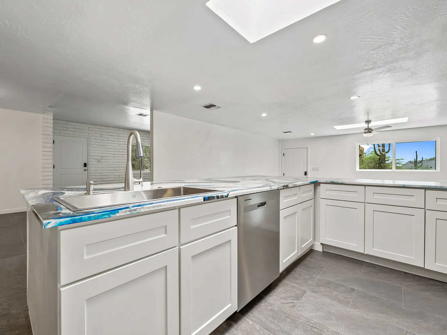36975 N Sunset Trl — Photo 4
