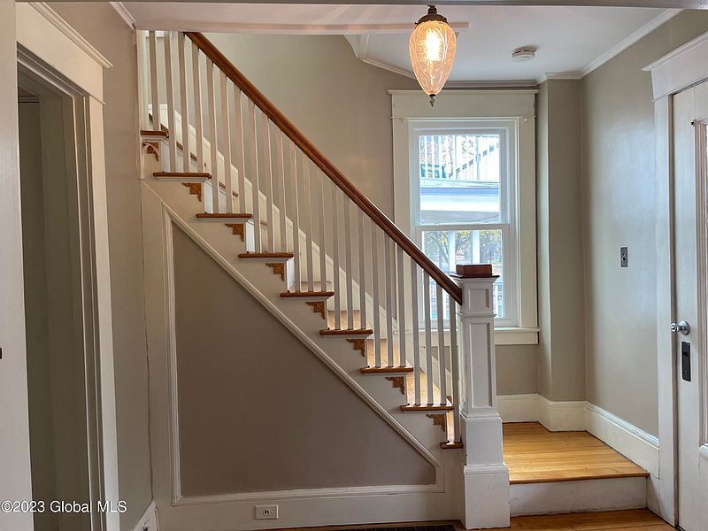 5th image of 66 W Notre Dame Street