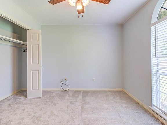 3rd image of 15083 Sagewood St