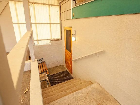 2nd image of 610 University Ave