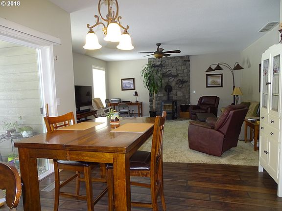4th image of 32116 NE 140th Ct
