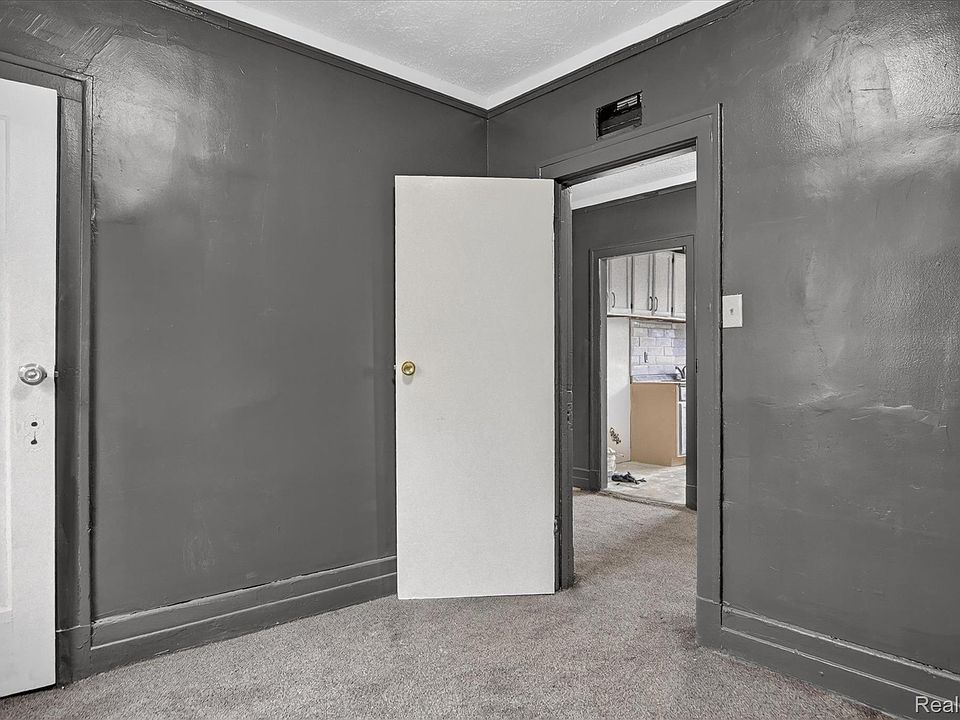 1725 Burlingame St, photo 30