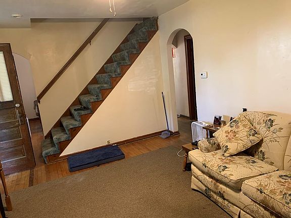 5th image of 512 Short St