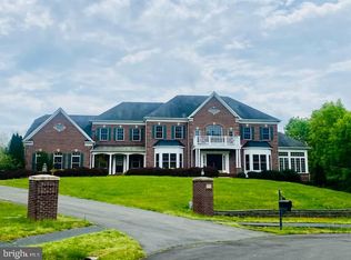 27132 Post Time Ct, Chantilly, VA 20152