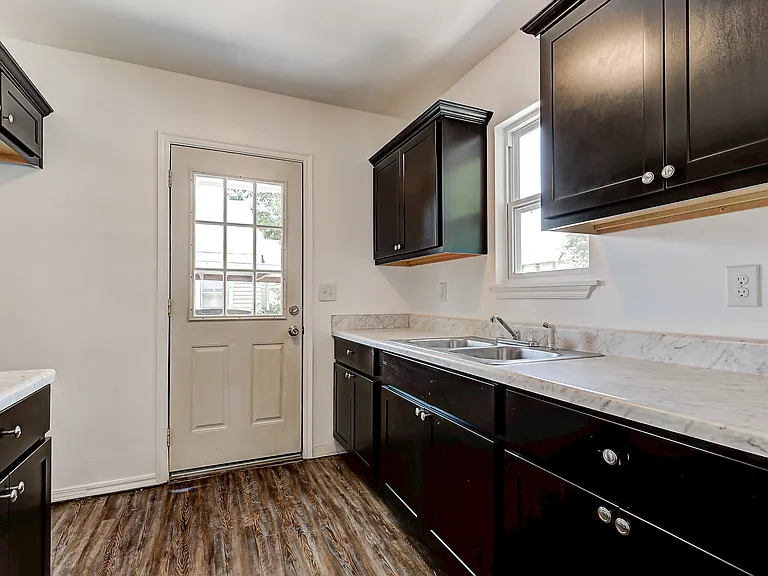 2416 SW 33rd St — Photo 14