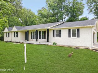 111 Crestview Cir, Paris, TN 38242