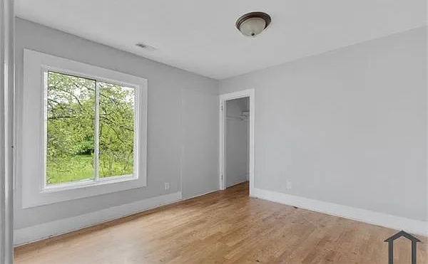 3 bed, 2256 sqft, $1,150 — Photo 2