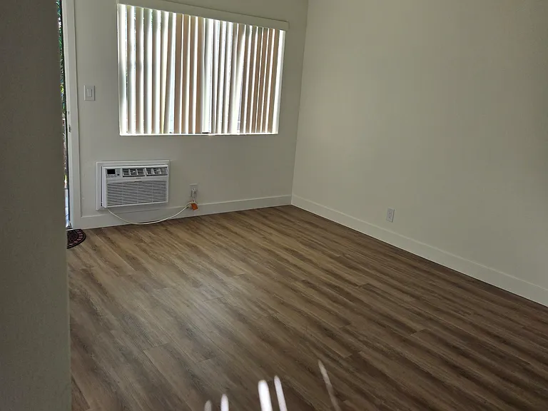 Dorian Apartments — Photo 21