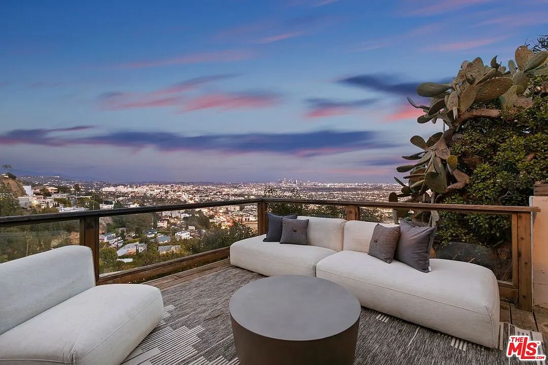 8401 Hillside Ave, Los Angeles, CA 90069 | Zillow