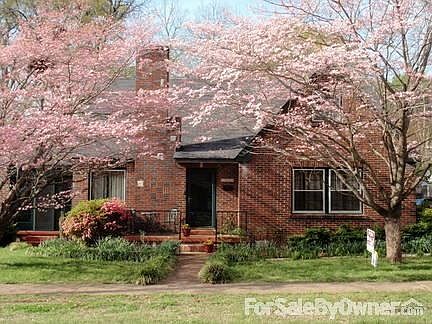 Great curb appeal!
						:
						Beautiful lot with mature landscaping.