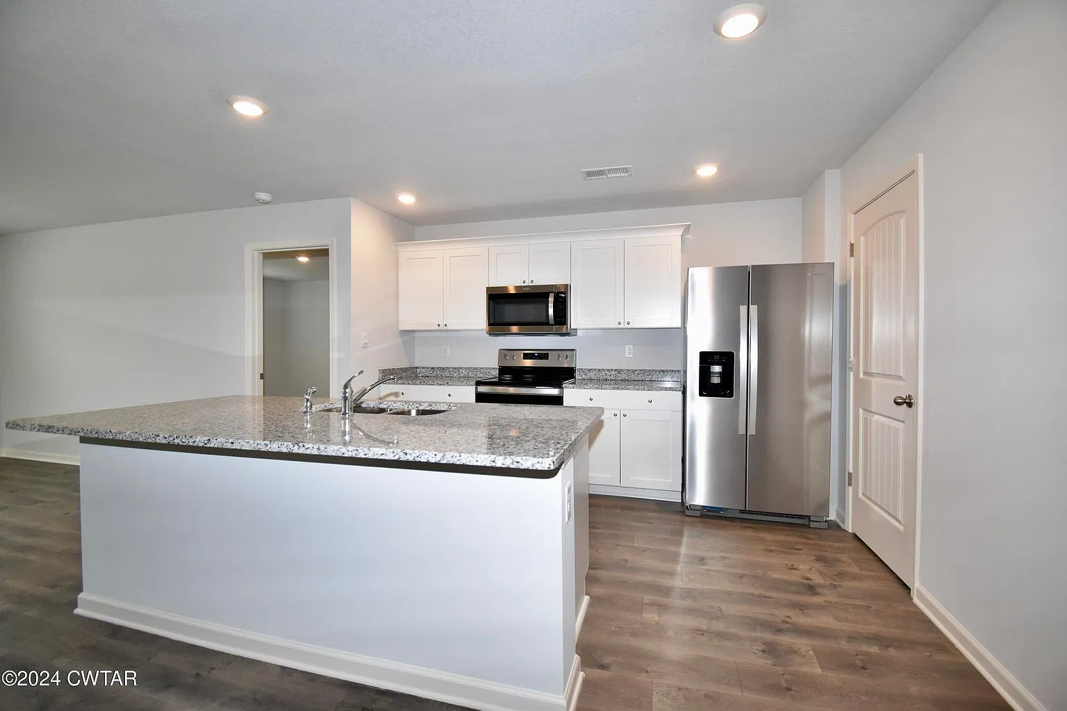 3 bed, 1618 sqft, $1,995 — Photo 3