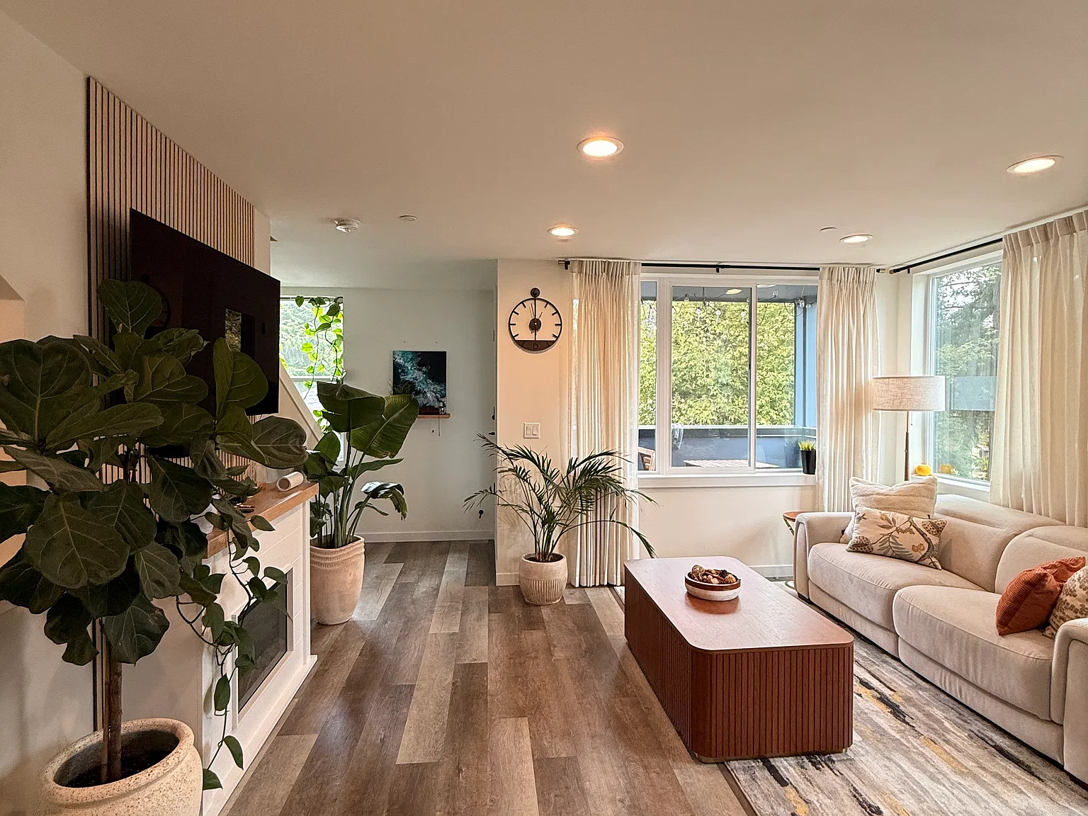 3 bed, 2.5 bath, 1350 sqft, $4,000 — Photo 4