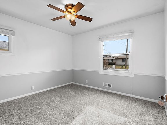 3rd image of 816 E Seerley Blvd