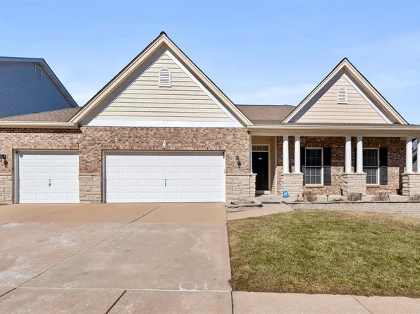 9 Upper Laurel Bluffs Ct, Hazelwood, MO 63042