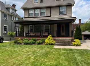 1442 W Clifton Blvd, Lakewood, OH 44107