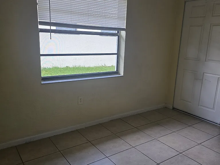 2440 S Palmetto Ave #D — Photo 9