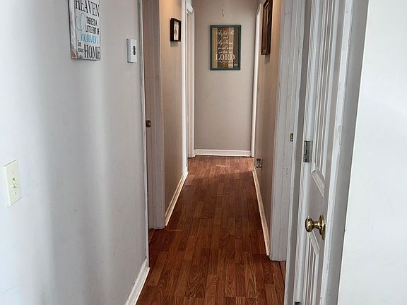 4th image of 122 Pearson St
