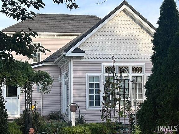 5th image of 209 S Logan St