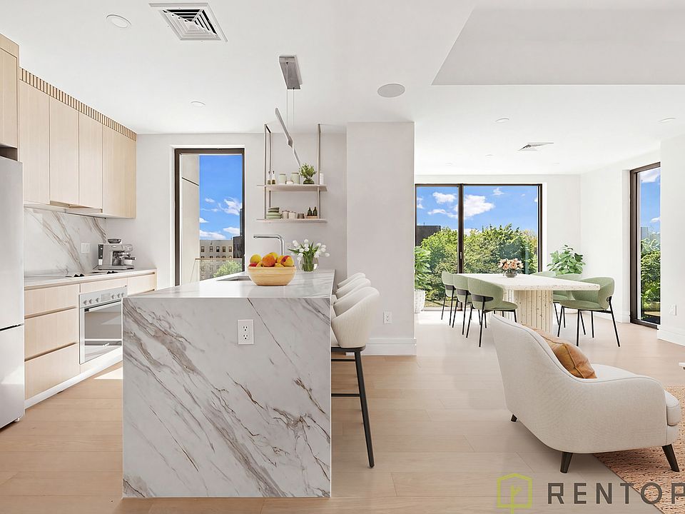 1st image of 960 Franklin Ave #244