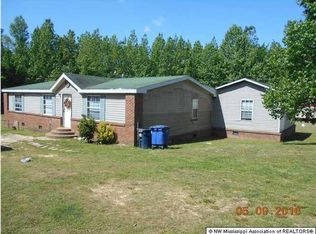 7091 Parks Place Rd, Como, MS 38619