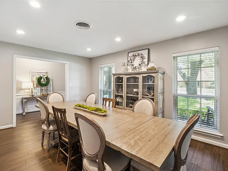 10714 Piping Rock Ln — Photo 13
