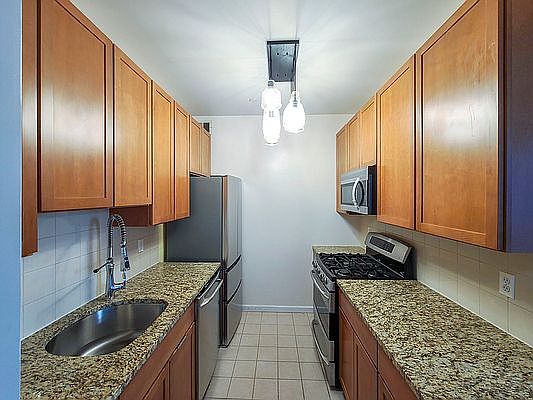 3rd image of 247 W 115th St APT 3C