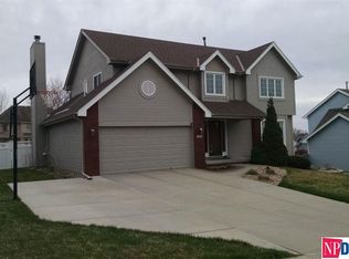 505 Deer Run Ln, Papillion, NE 68046