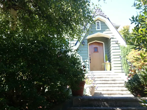 3210 NW 62nd St, Seattle, WA 98107