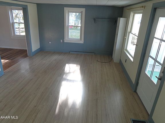 5th image of 711 N 7th St