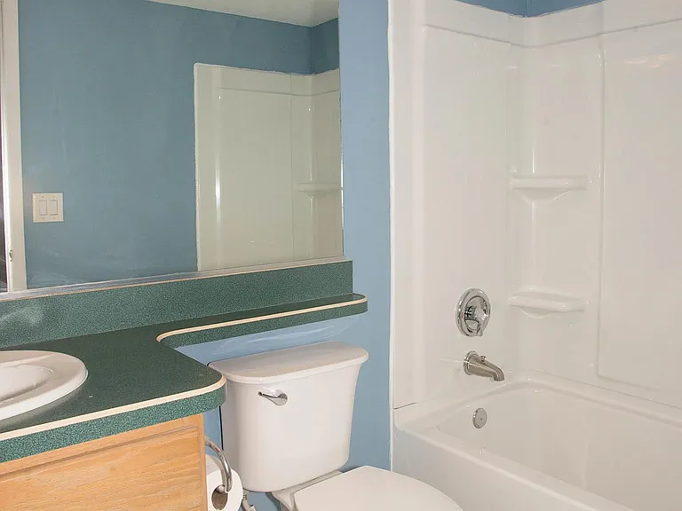 1716 Waters Edge Dr — Photo 15