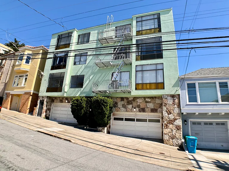 410 44th Ave #303 — Photo 3