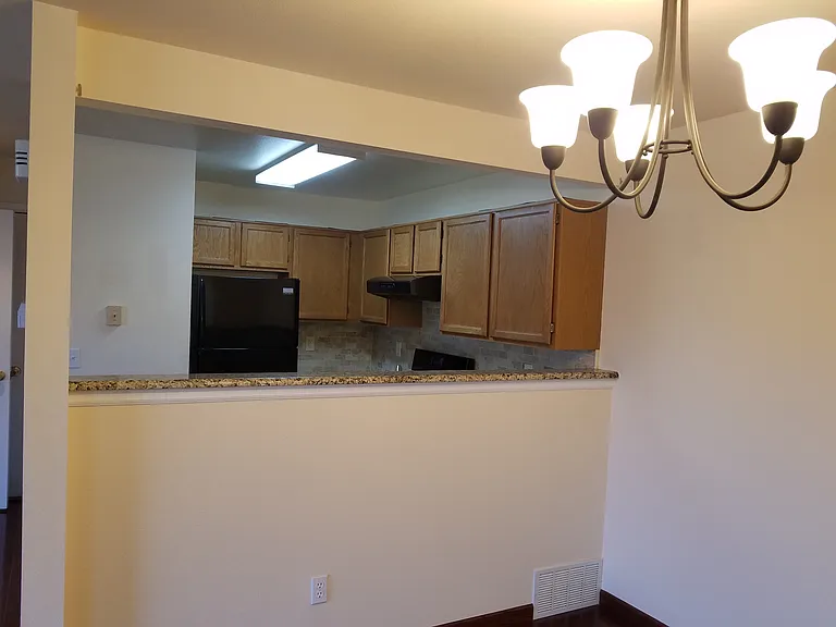 500 Lashley St #16 — Photo 5