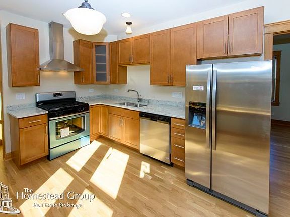 3rd image of 2446 N Campbell Ave #2