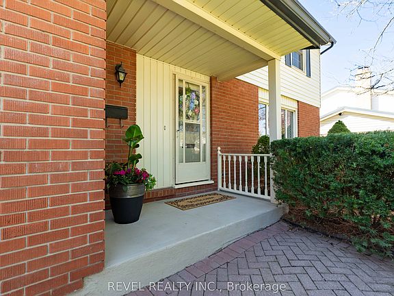3rd image of 1068 Prince George Rd