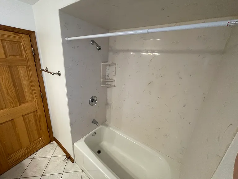 5448 W Higgins Ave #3 — Photo 9