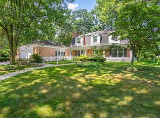 1600 Greenbrier Dr, Elkhart, IN 46514