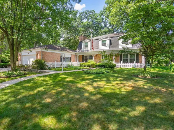 1600 Greenbrier Dr, Elkhart, IN 46514