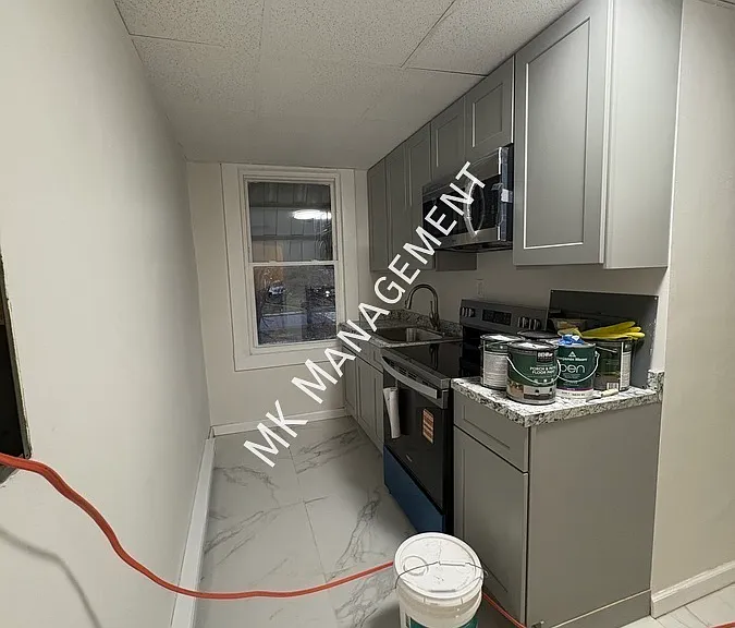 639 E Locust St #2 — Photo 1
