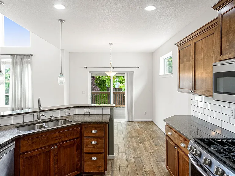 2643 Andrew Ave NW — Photo 32