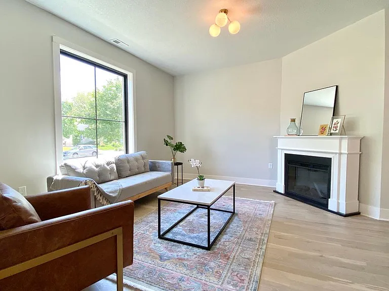 1301 Hewitt Ave — Photo 5